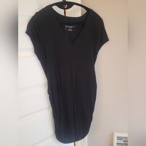 Liz Lange Maternity Black V-Neck Short Sleeve Top